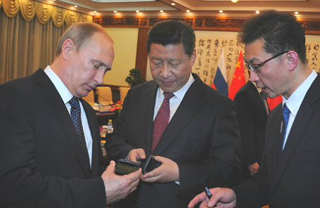 Китайский лидер стал первым обладателей российского смартфона, который еще даже не представлен официально