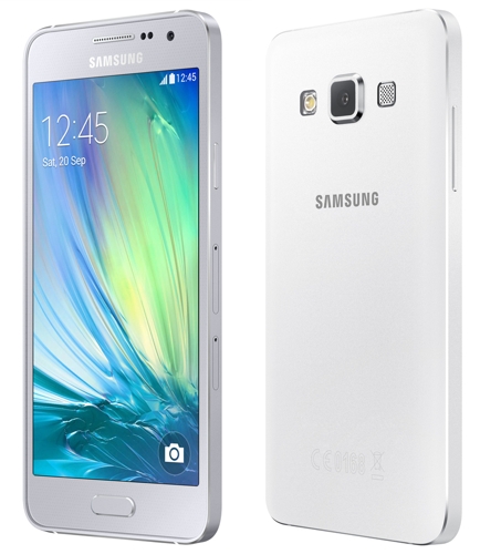 Galaxy A3 оснащен экраном 4,5 дюйма и обладает толщиной 6,9 мм